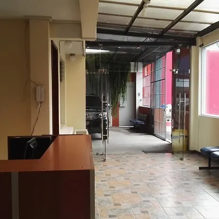 Santiago Hostel And Traveling